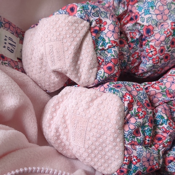 GAP Floral Puffer Down One-Piece Snowsuit - Picture 10 of 10